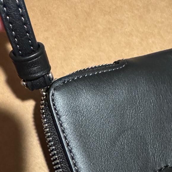 Coach Large Corner Zip Wristlet Black Smooth Leather - Picture 4 of 6